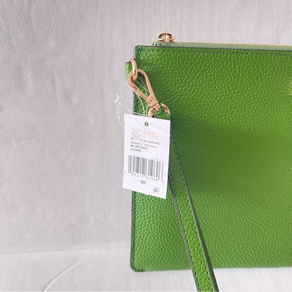 Michael Kors Pouch/Clutch Zip pouch 100% leather color true green NWT